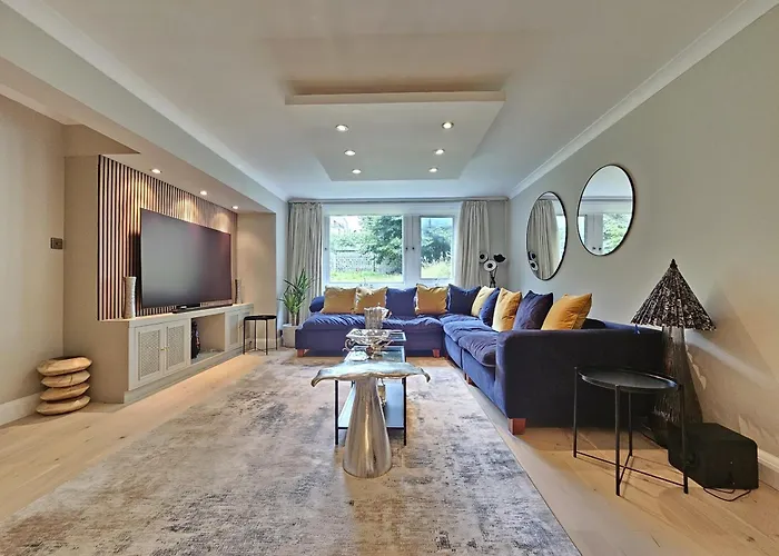 Luxury 2 Bedroom Apartment